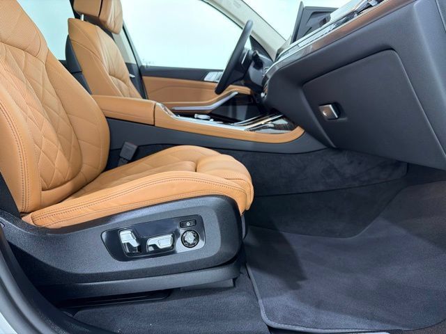 Used 2026 BMW X7 xDrive40i AWD/4WD image 22