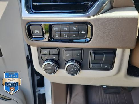 New 2026 GMC Yukon Denali AWD/4WD image 24