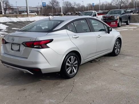 Used 2023 Nissan Versa SV image 8