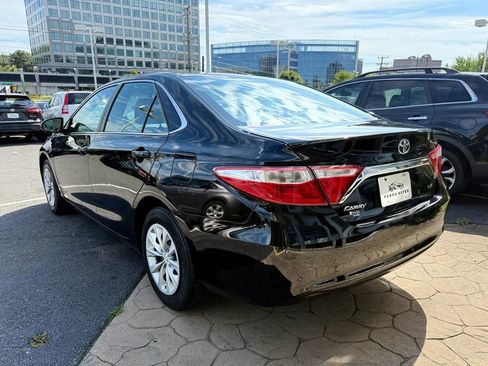 Used 2016 Toyota Camry LE FWD image 5