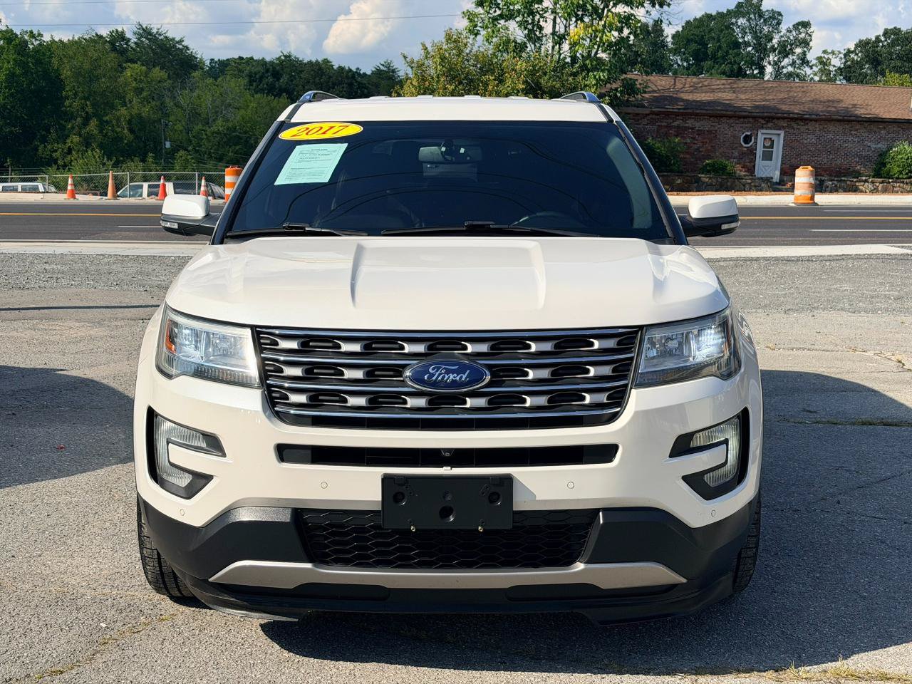 Used 2017 Ford Explorer Limited FWD image 2