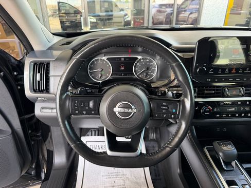 Used 2022 Nissan Pathfinder SL w/ SL Premium Package FWD image 10