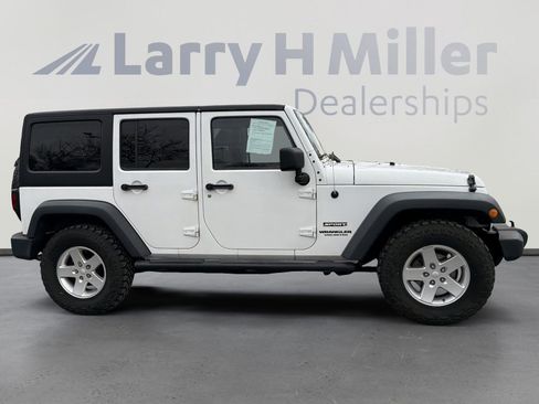 Used 2013 Jeep Wrangler Unlimited Sport image 9