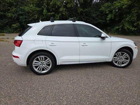 Used 2018 Audi Q5 2.0T Premium Plus w/ Premium Plus Package AWD/4WD image 16