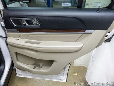 Used 2018 Ford Explorer Limited image 28