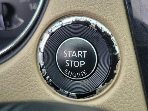 Used 2018 Nissan Rogue SV FWD image 26