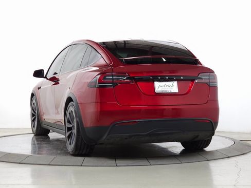 Used 2023 Tesla Model X image 3