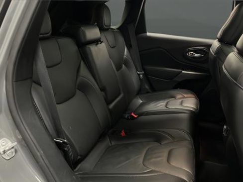 Used 2021 Jeep Cherokee Limited AWD/4WD image 28