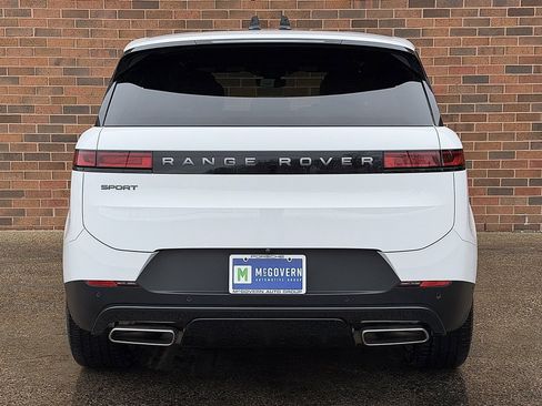 Used 2025 Land Rover Range Rover Sport SE image 6