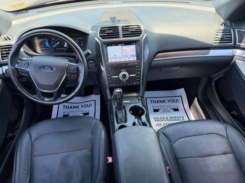 Used 2019 Ford Explorer Limited w/ Class III Trailer Tow Package FWD image 17