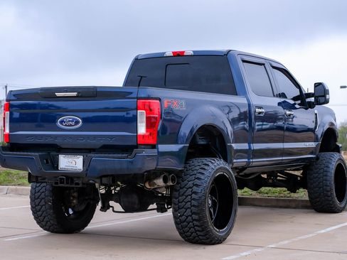 Used 2019 Ford F250 Lariat w/ Chrome Package image 9