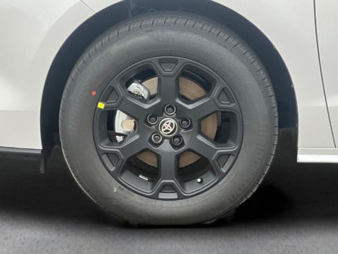 New 2026 Toyota Sienna XLE Woodland Edition AWD/4WD image 30