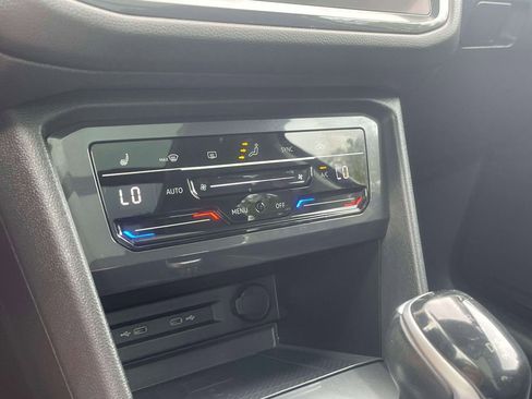 Used 2022 Volkswagen Tiguan SE R-Line image 29