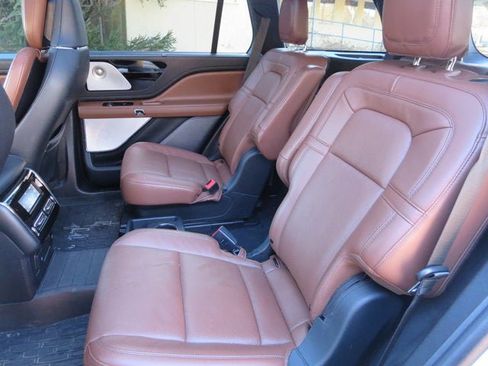 Used 2022 Lincoln Aviator Reserve w/ Equipment Group 201A AWD/4WD image 15