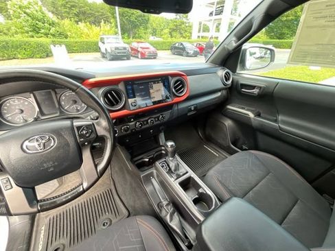 Used 2016 Toyota Tacoma TRD Off-Road w/ Towing Package AWD/4WD image 28