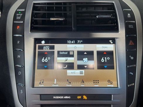 Used 2017 Lincoln MKZ Reserve w/ Technology Package FWD image 18