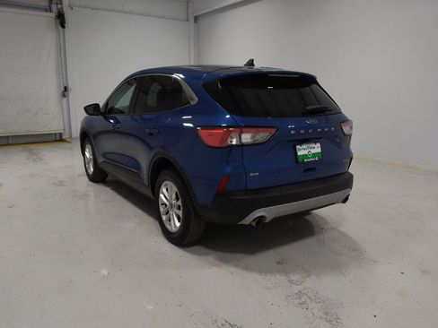 Used 2022 Ford Escape SE image 5