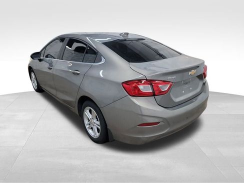 Used 2018 Chevrolet Cruze LT image 5