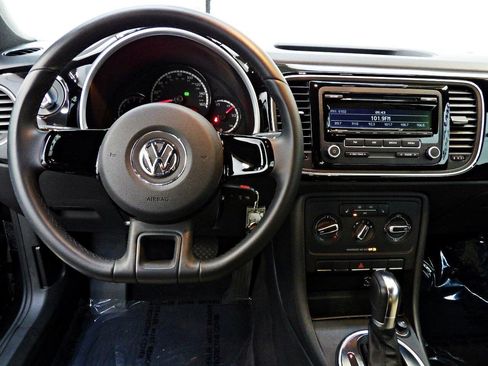 Used 2013 Volkswagen Beetle 2.5 FWD image 17