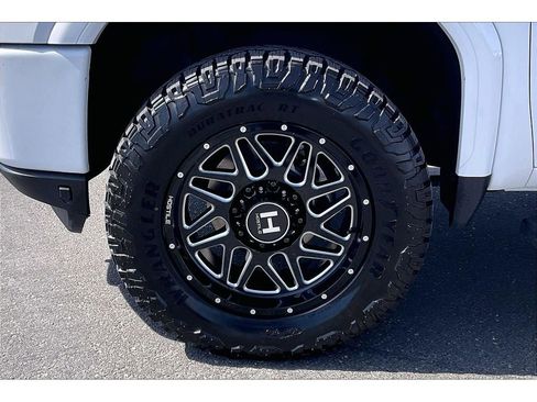 Used 2022 GMC Sierra 3500 Denali w/ Denali Ultimate Package AWD/4WD image 10