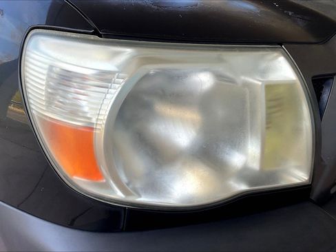 Used 2010 Toyota Tacoma 2WD Regular Cab image 25