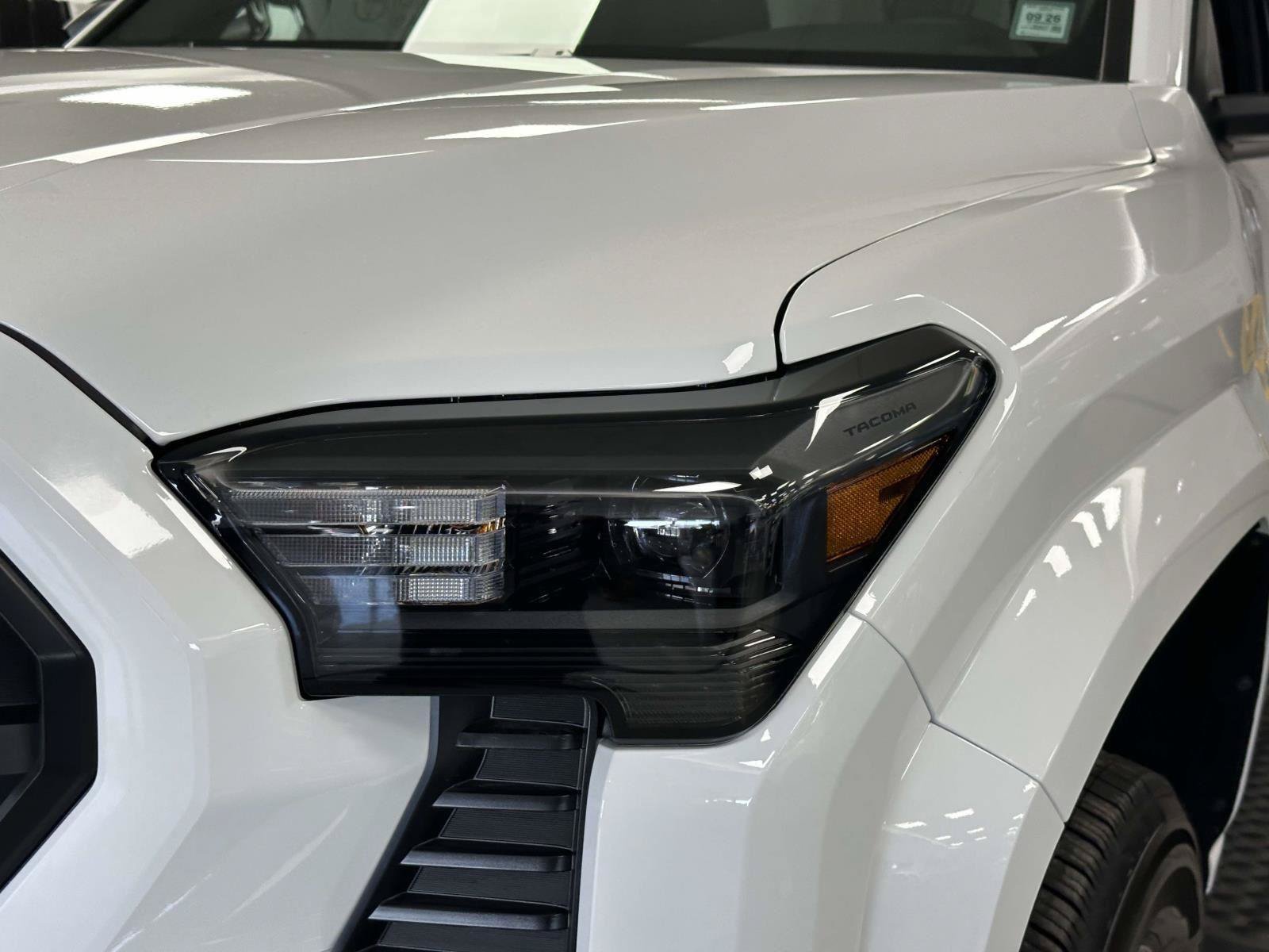 Used 2025 Toyota Tacoma SR AWD/4WD image 8