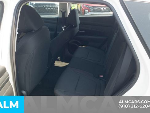 Certified 2025 Hyundai Tucson SE image 18