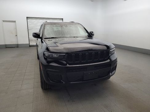 Used 2023 Jeep Grand Cherokee L Laredo image 14