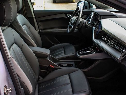 Used 2024 Audi Q4 e-tron Premium Plus w/ Premium Plus image 43