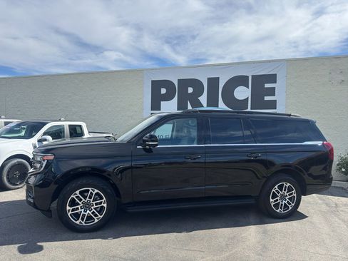 Used 2025 Ford Expedition Max Active image 2