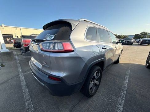 Used 2019 Jeep Cherokee Limited FWD image 6