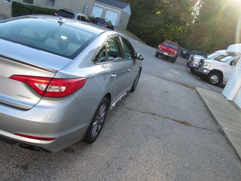 Used 2017 Hyundai Sonata Limited w/ Ultimate Package 04 image 10