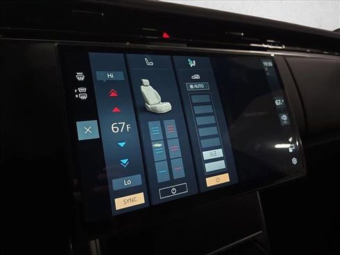 New 2026 Land Rover Range Rover Long Wheelbase SE image 25