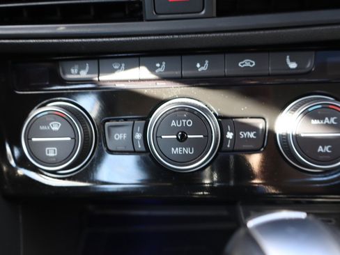 Used 2021 Volkswagen Jetta SEL FWD image 18