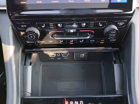 New 2025 Jeep Grand Cherokee Limited w/ Luxury Tech Group II AWD/4WD image 26