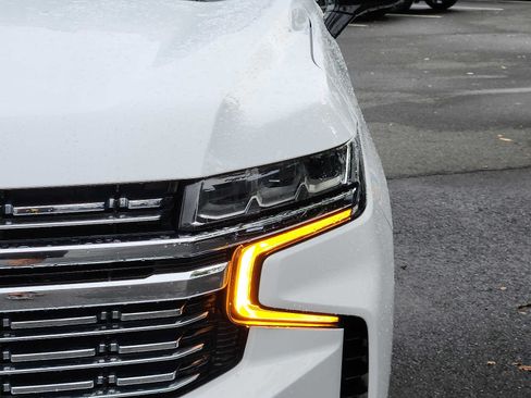 Used 2024 Chevrolet Tahoe Premier AWD/4WD image 9