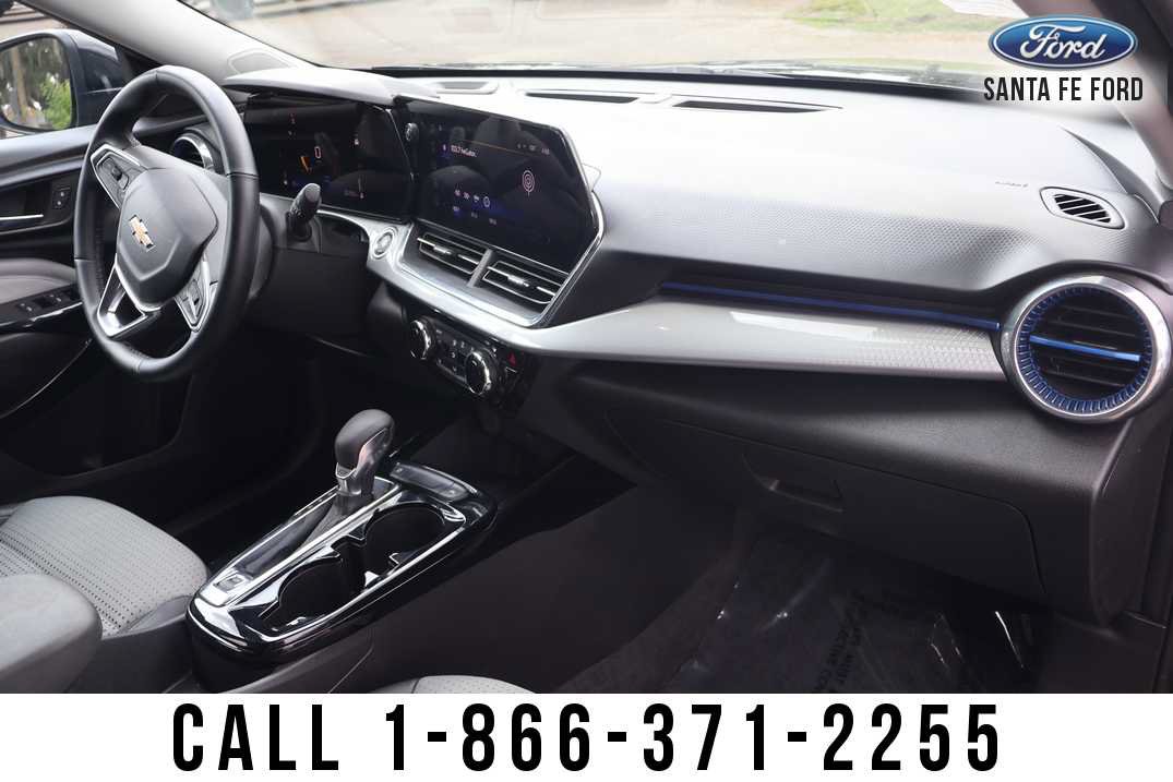 Used 2025 Chevrolet Trax LT w/ LT Convenience Package FWD image 25