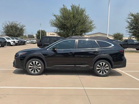 Used 2023 Subaru Outback Limited AWD/4WD image 4