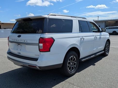 Used 2024 Ford Expedition Max XLT AWD/4WD image 3