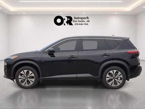 Used 2023 Nissan Rogue SV w/ SV Premium B Package FWD image 3