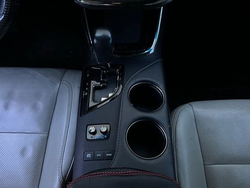 Used 2016 Toyota Avalon Limited w/ Toyota Safety Sense Package image 14