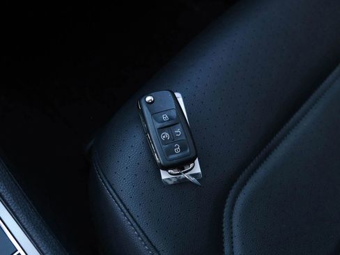 Used 2022 Volkswagen Passat 2.0T R-Line image 36