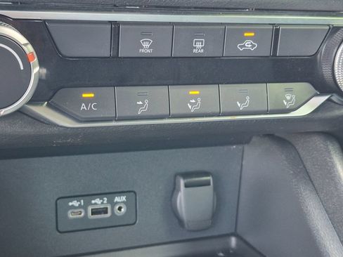 Used 2023 Nissan Sentra SV FWD image 19