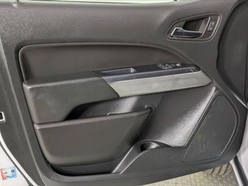 Used 2022 Chevrolet Colorado LT w/ Fleet Safety Package RWD image 12