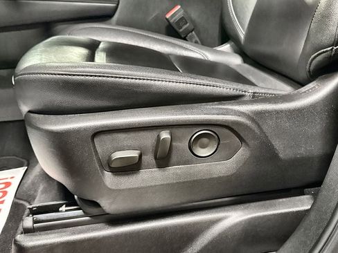 Used 2025 Chevrolet Tahoe LT image 13