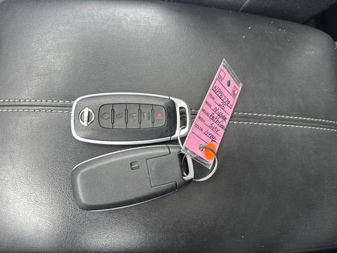 Used 2025 Nissan Pathfinder SV w/ SV Premium Package AWD/4WD image 50