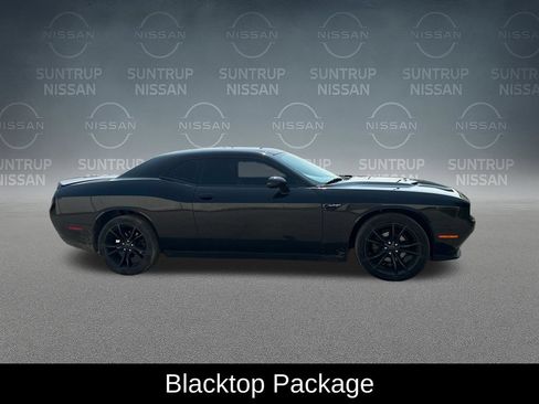 Used 2016 Dodge Challenger SXT w/ Blacktop Package RWD image 7
