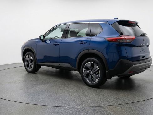 Used 2025 Nissan Rogue SV image 6