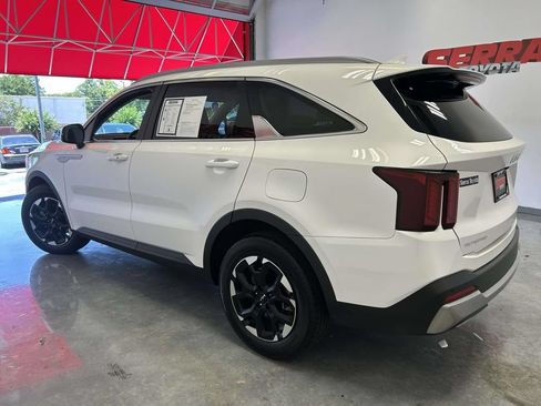 Used 2025 Kia Sorento S w/ Panoramic Sunroof Package FWD image 6