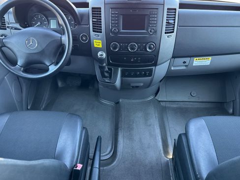 Used 2016 Mercedes-Benz Sprinter 2500 image 13